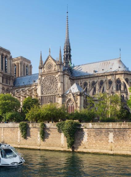 Notre-Dame Reopens Its Doors on December 8: Stay in the Heart of Paris with Compagnie Hôtelière de Bagatelle