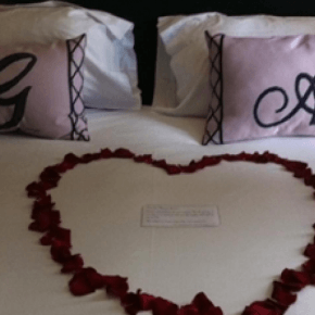 Compagnie Hôtelière de Bagatelle - Les Plumes Hotel Paris - Romance package